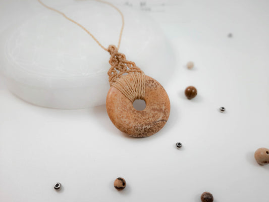 Collier donut beige et pierre en jaspe paysage